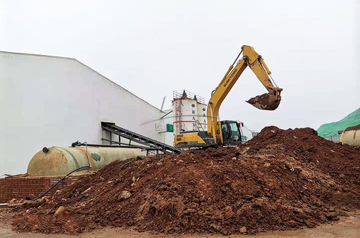 污染土壤挖掘现场 污染土壤挖掘现场