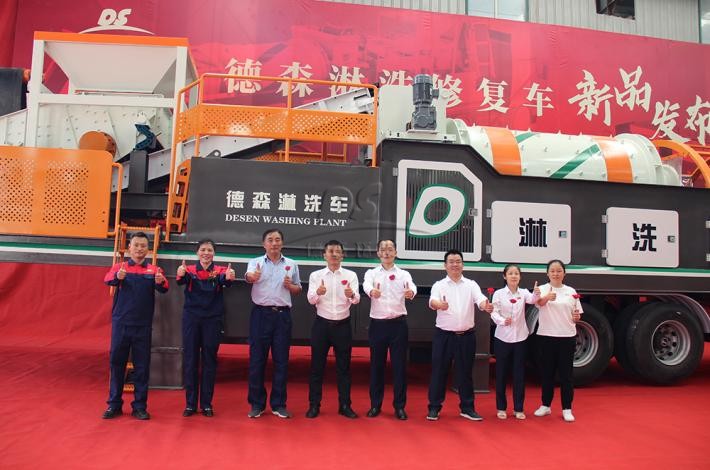 金莎9001zz以诚为本淋洗车合影 金莎9001zz以诚为本淋洗车合影